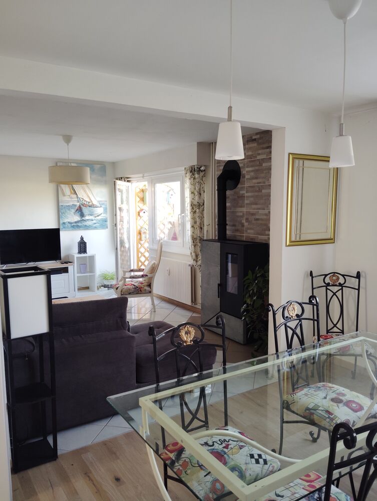 Particulier grand appartement 4/5 pièces RDC surélevé