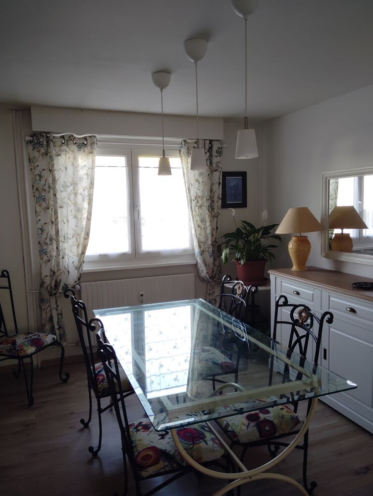 Particulier grand appartement 4/5 pièces RDC surélevé