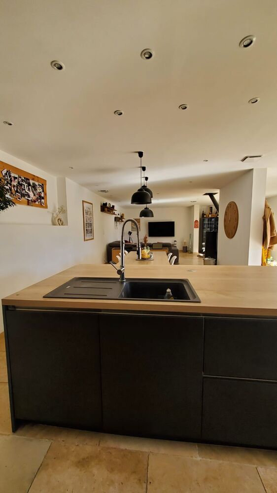 Maison familiale de 152 m² entièrement rénovée ? Piscine ? À