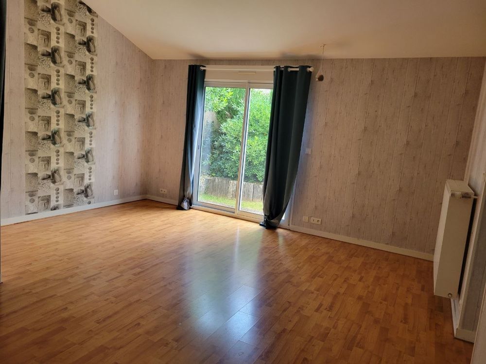 Maison familiale de plain pied - Saint Maxire 79410