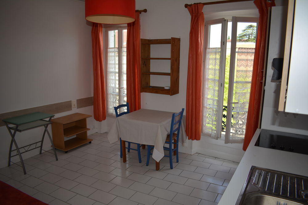 Studio meublé proche Fac et CV