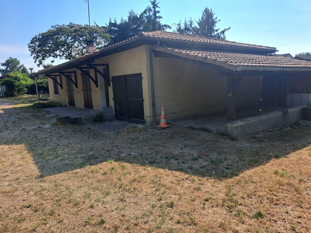 saint justin 40240 maison