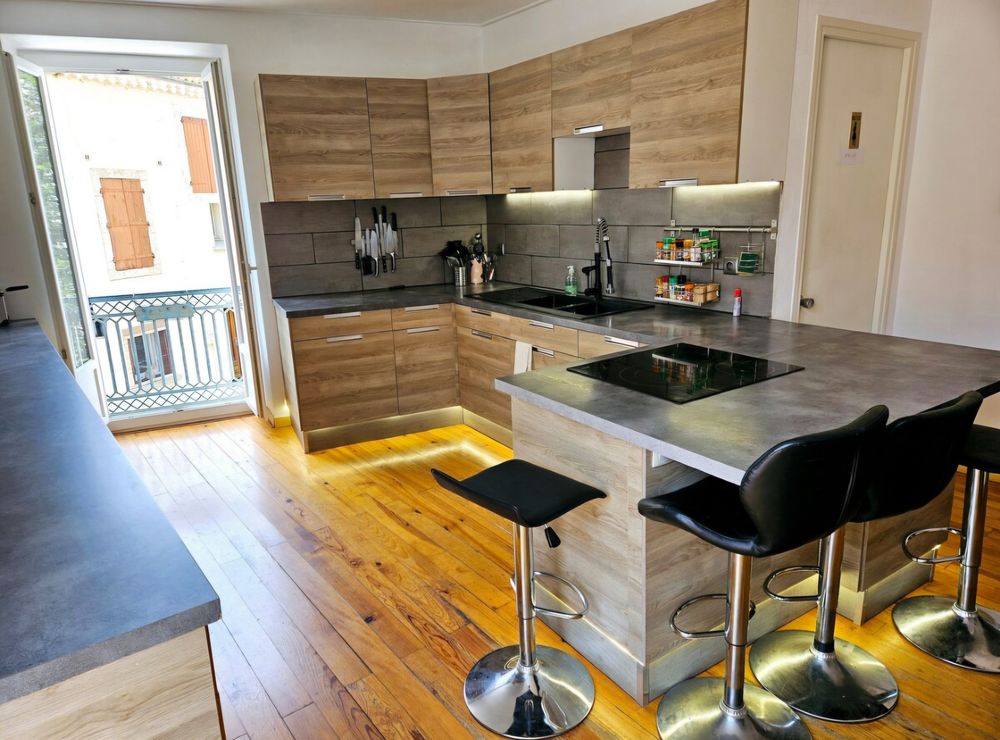 Grande maison 320 m2 à Sauvian . Aucun travaux à prévoir.