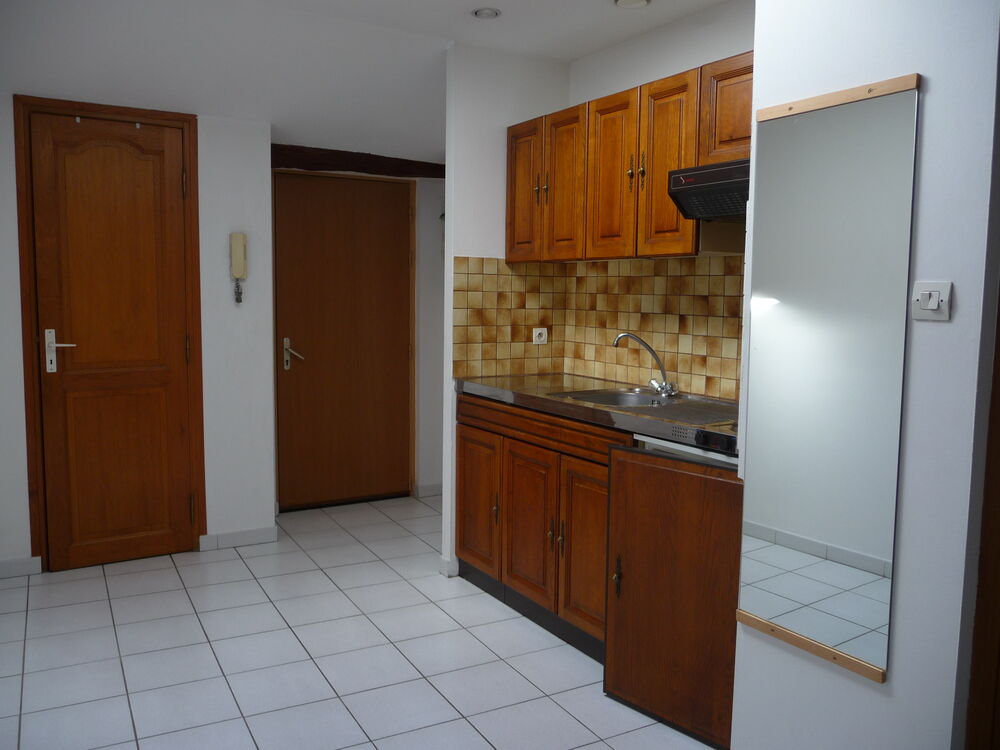 STUDIO NON MEUBLÉ - 30 M²