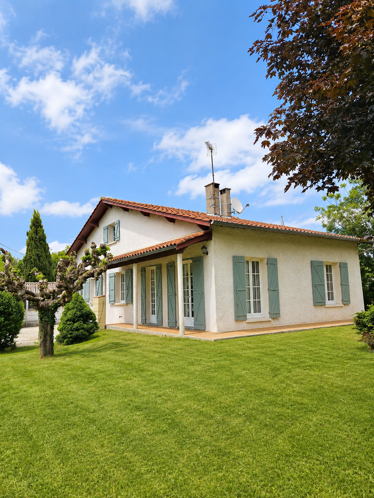 Maison traditionnelle familiale 150m2 - Terrain 2005m2