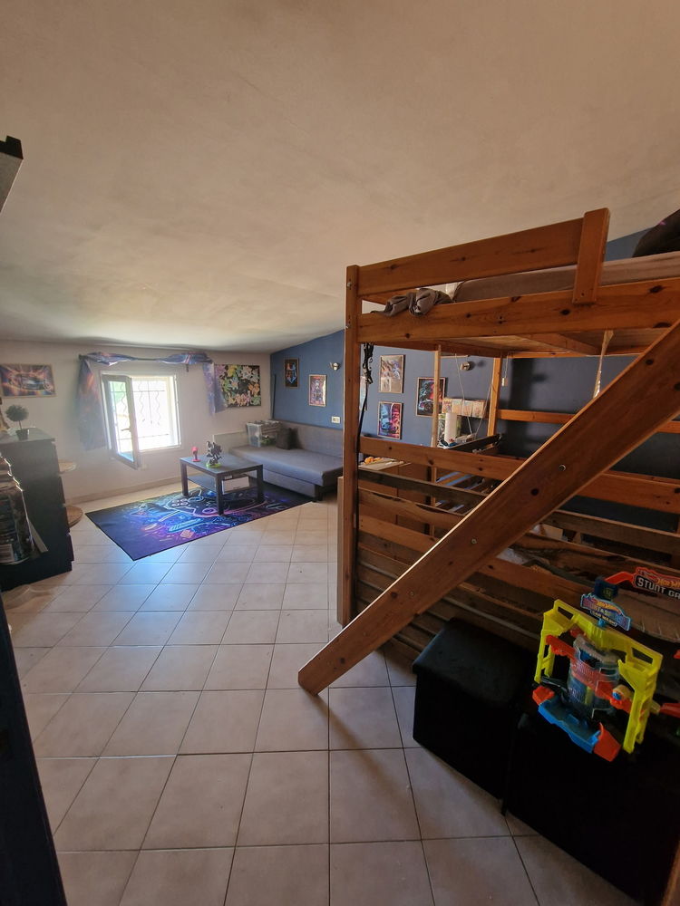 Spacieux appartement dans mas à la campagne