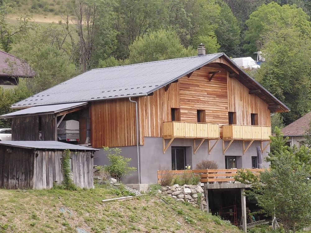 Maison spacieuse, chaleureuse et agréable à la montagne