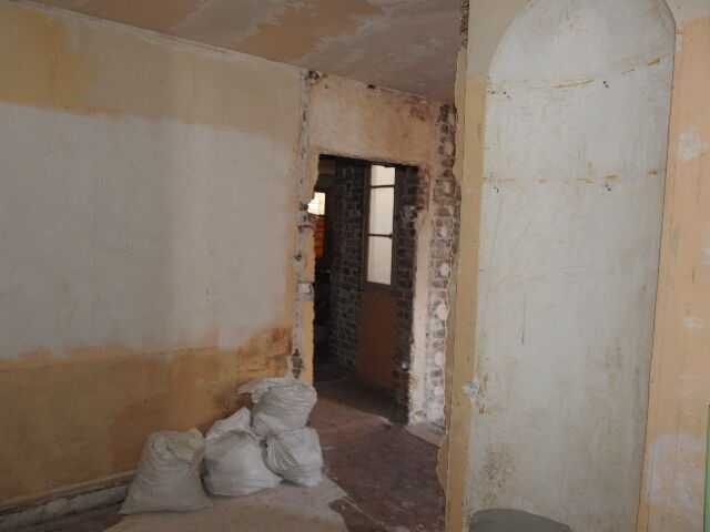 Appartement 48 m² ? Dernier étage ? Deux caves ? Courette pr