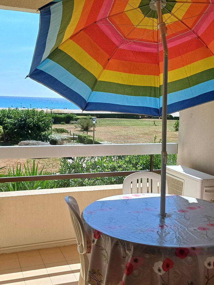 STUDIO CABINE FACE A LA MER DIRECT PLAGE