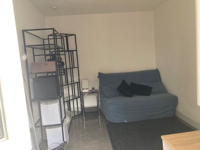 AURILLAC STUDIO 24 M2 TRES CLAIR CENTRE IDEAL ETUDIANT