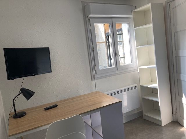 AURILLAC STUDIO 24 M2 TRES CLAIR CENTRE IDEAL ETUDIANT