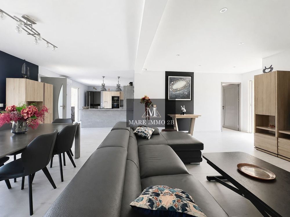 Exclusivité : Maison de 160 m² avec piscine sur 1 541 m² de