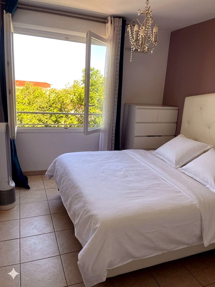 T3 lumineux avec balcon sans vis à vis au 4e étage sur 5e