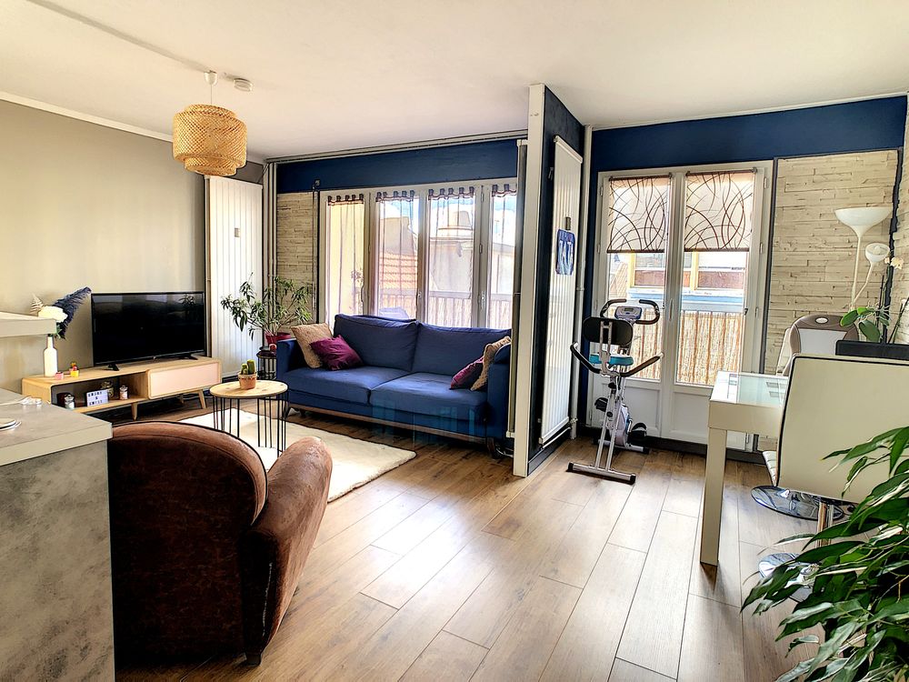 Appartement 74m2 , entièrement rénové, lumineux, traversant