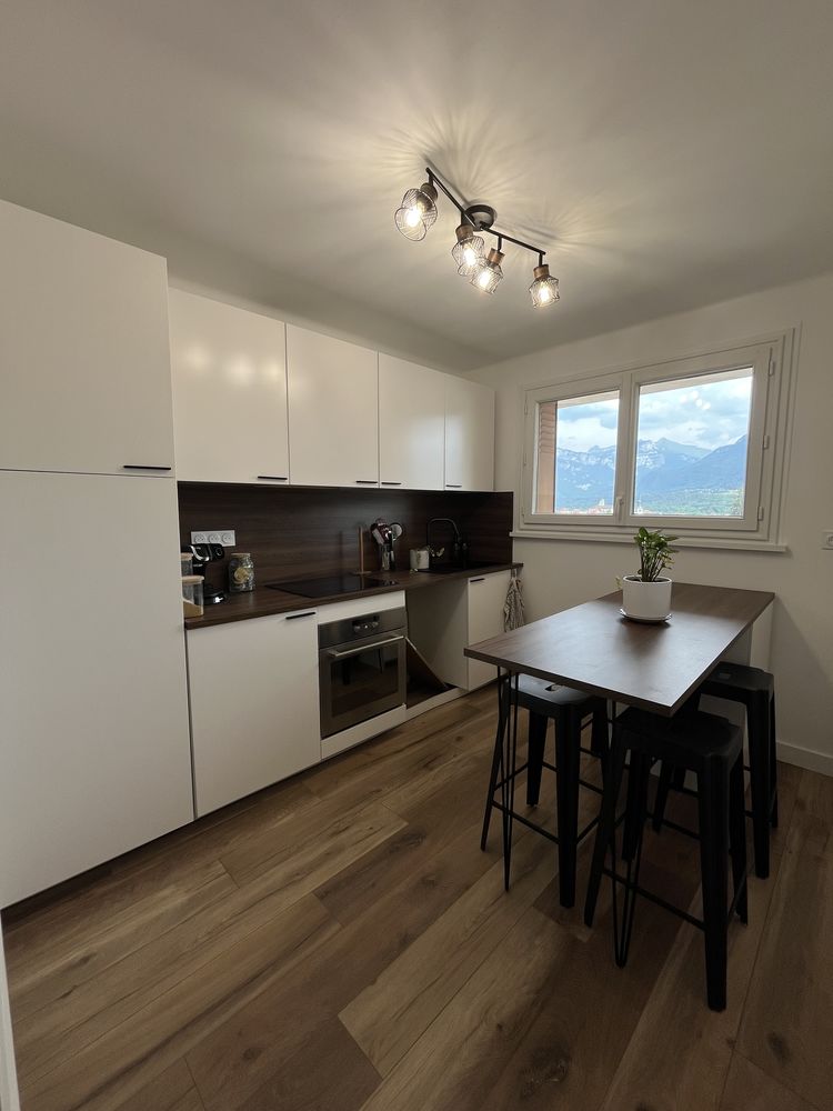 - Appartement T3 à La Roche-sur-Foron