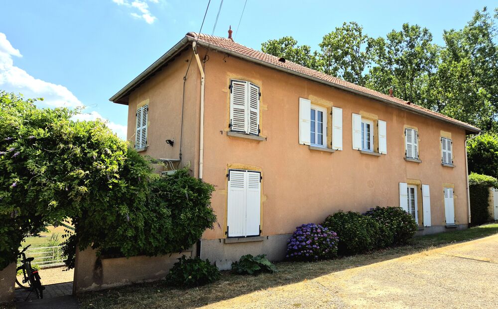 Propriété avec 2 maisons rénovées, 234m2, 11200m2 de terrain