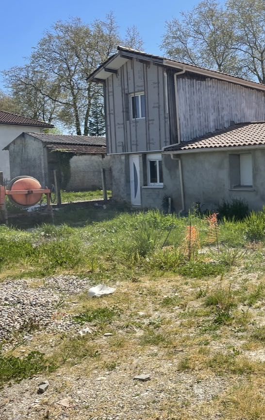 Duplex à terminer avec jardin privatif €" Fort potentiel €" Toulenne (33210)