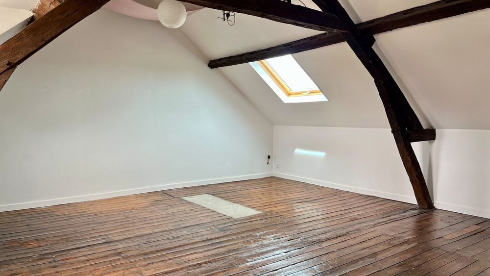Maison familiale, beau volume avec extérieur