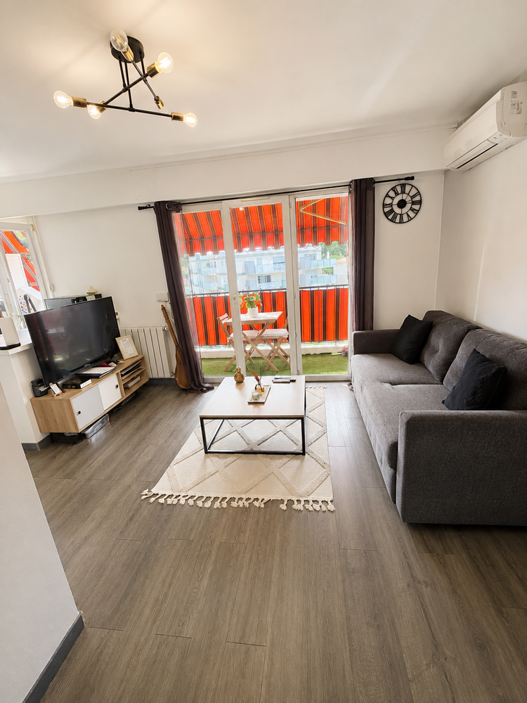 Studio de 29,70m² avec coin nuit et terrasse.