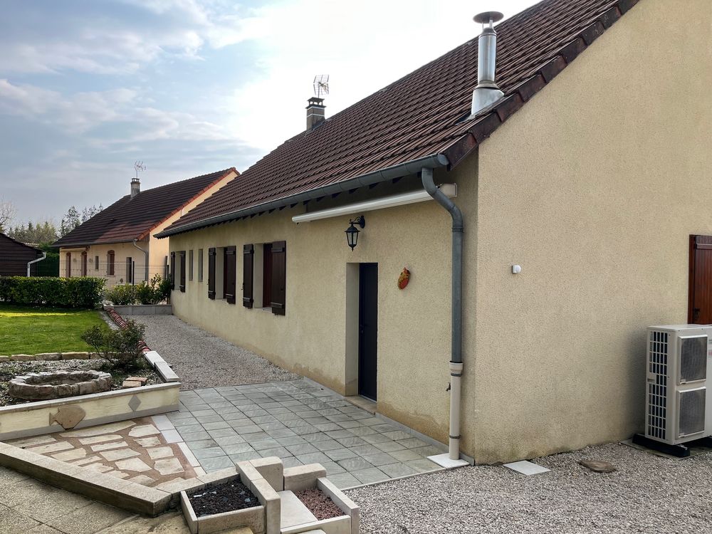 Maison individuelle de plain-pied située dans un lotissement