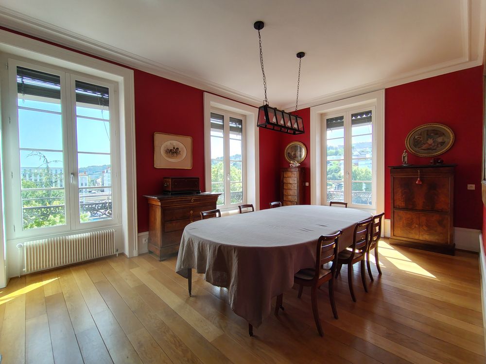 - Appartement 4 chambres + studio - 241 m²