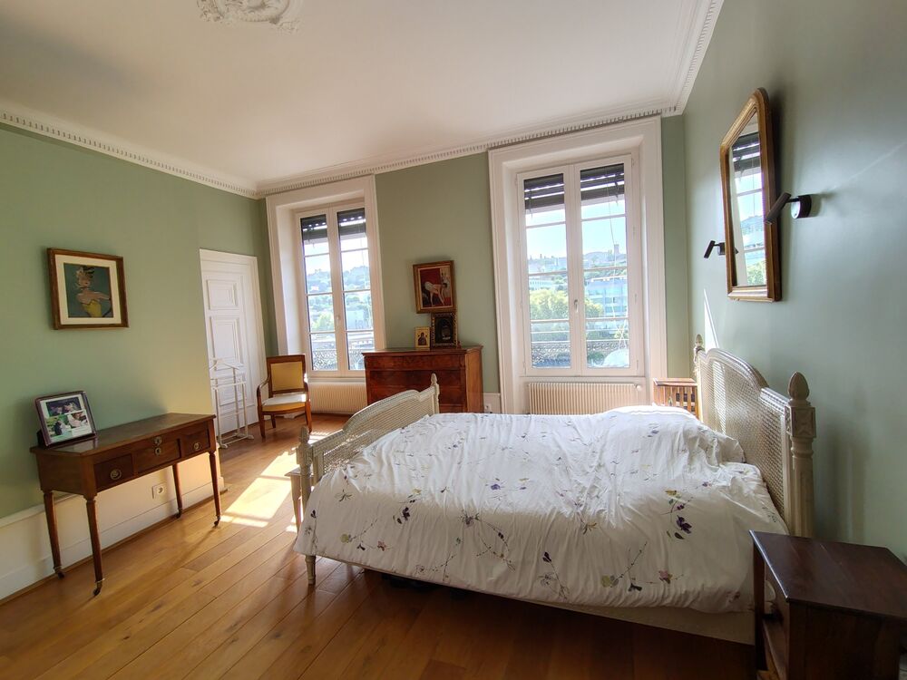- Appartement 4 chambres + studio - 241 m²