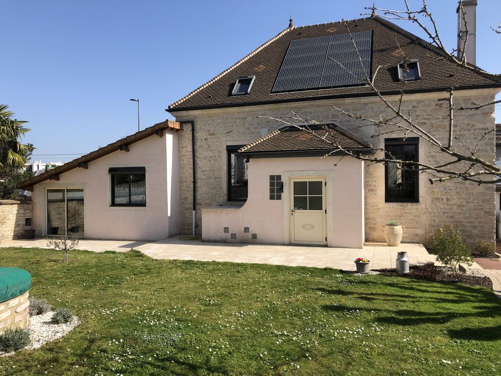 Maison en pierre proche du centre ville