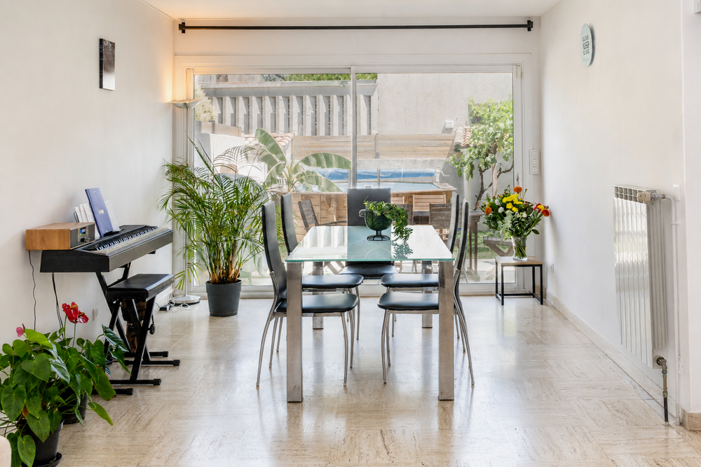 Maison lumineuse avec jardin arboré - 5 pièces - 4 chambres