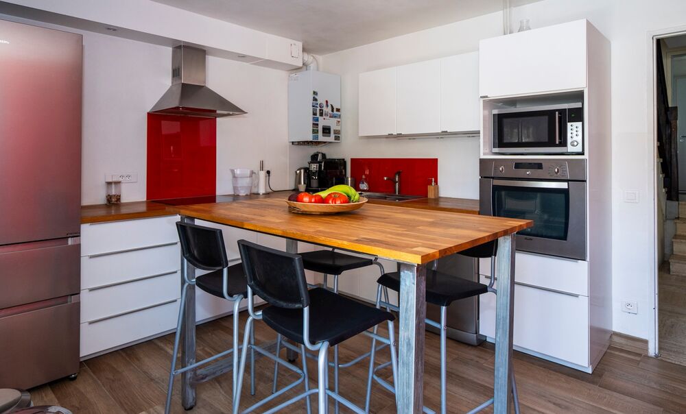 Maison lumineuse avec jardin arboré - 5 pièces - 4 chambres