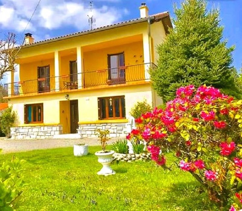 Villa au cÅ"urs de Pyrénées avec vue des montagnes 160 m2 sans travaux terrains 2000m2 DPE D prix 225000€