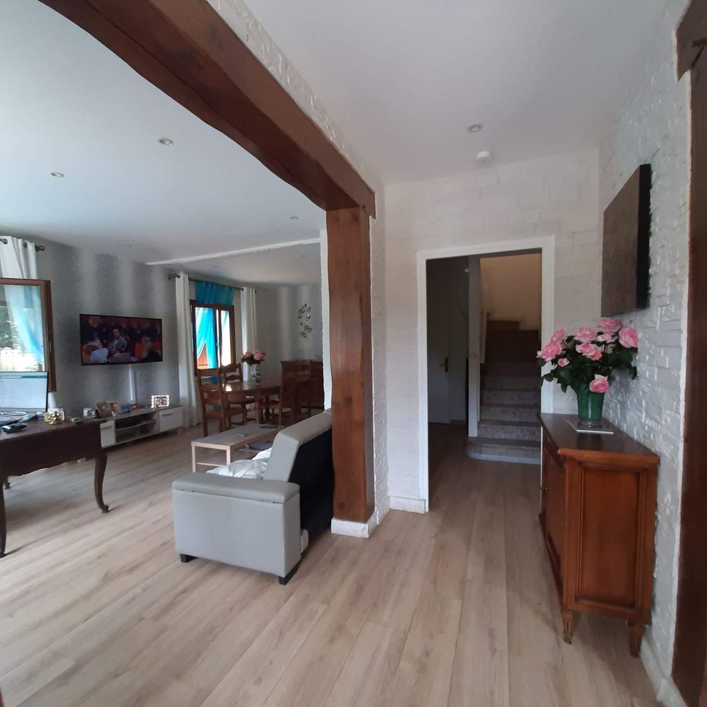 Villa au cÅ"urs de Pyrénées avec vue des montagnes 160 m2 sans travaux terrains 2000m2 DPE D prix 225000€