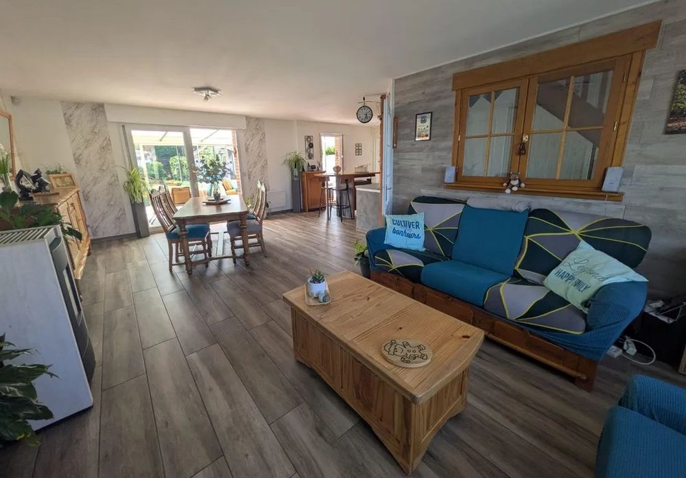 Pavillon individuel sur 731 m² avec dépendances & garages