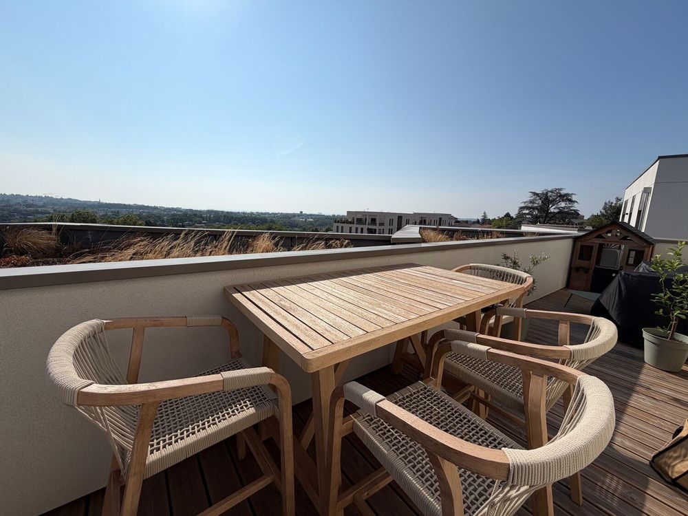 Dardilly ? Attique T4 (87m²) Toit-terrasse 30m² ? Vue Alpes