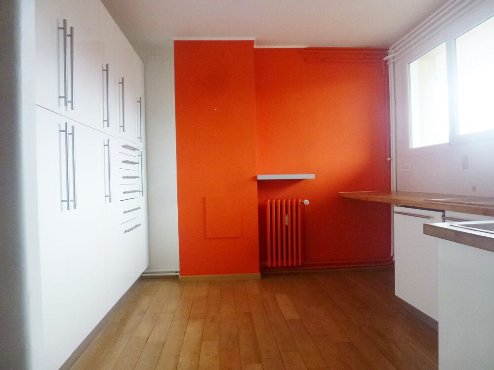 centre le mans 117m2 (calme) 4 chambres Parking