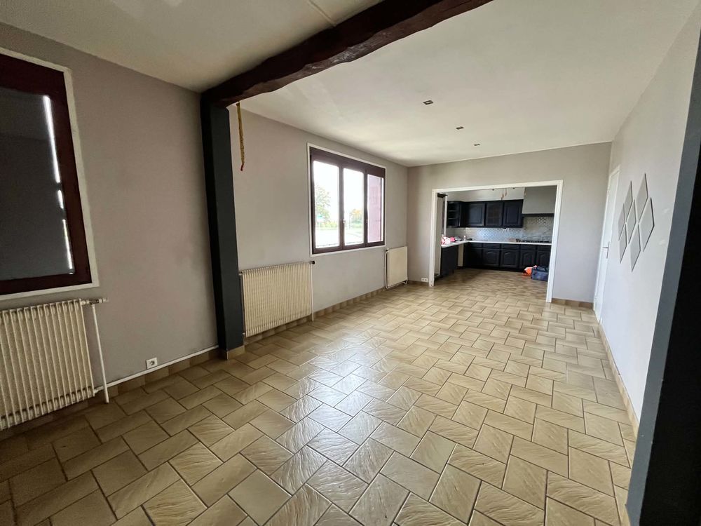 Maison individuelle avec terrain et dépendances