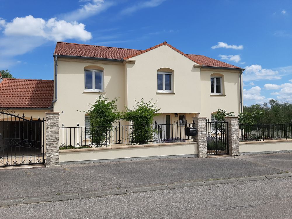 Maison 240 m² très bien isolée, 5 chambres, grandeterrasse
