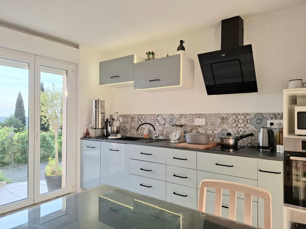 VILLA ENTIEREMENT RENOVEE avec MAGNIFIQUE VUE