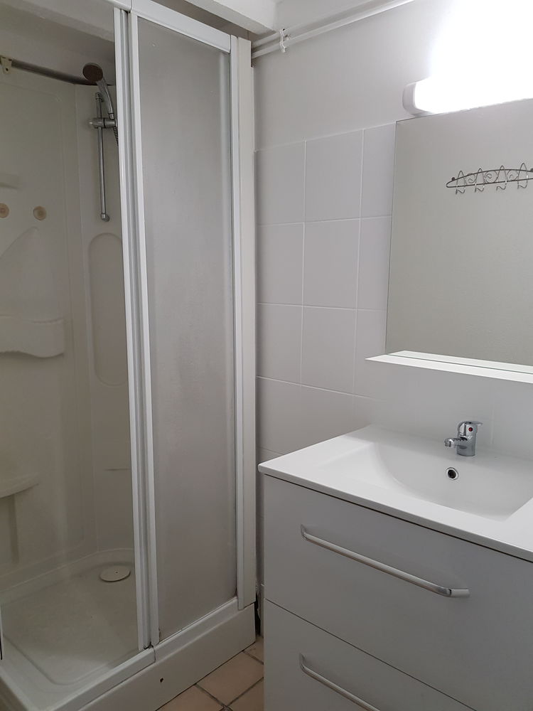 Studio meublé 22m², hypercentre, calme, internet