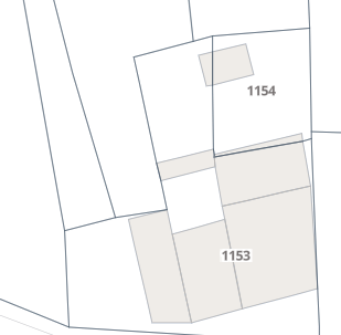 Avendre maison à rénover avec dépendances et terrain.