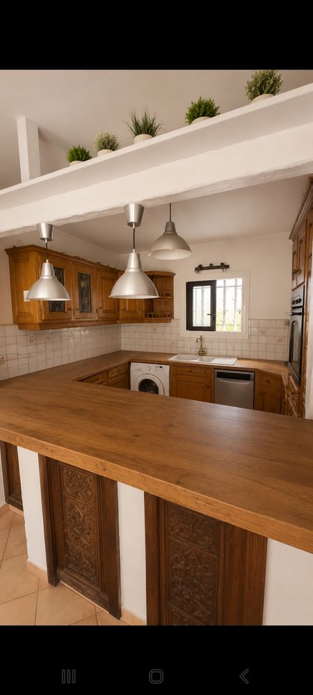 Maison de ville + box fermé +place privatives