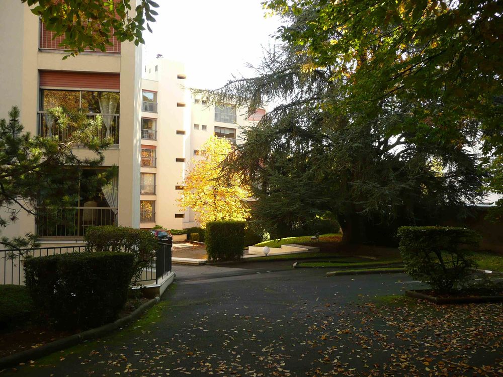 BESANCON proche FACS, studio TB situé+parking privé