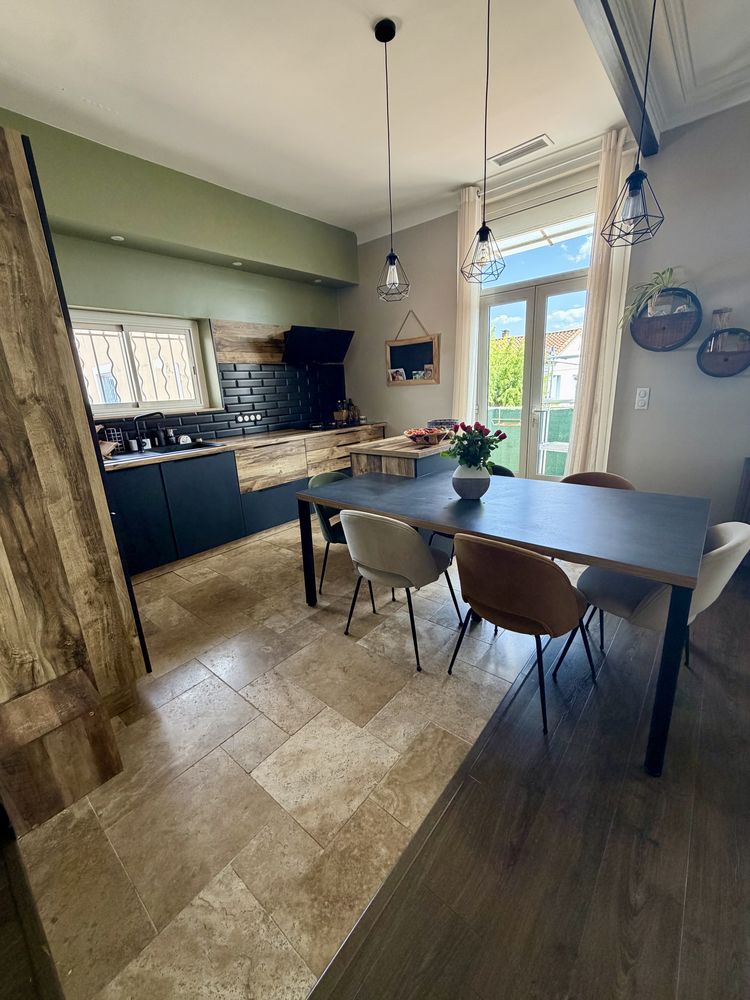 Appartement entièrement rénové de 97m2 en ville active Nimes