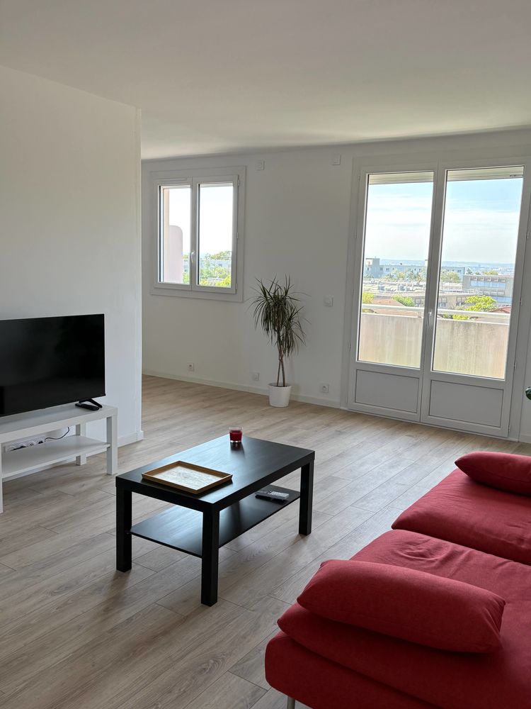Appartement T4 / T3 bis - Rénové et climatisé - Balcon