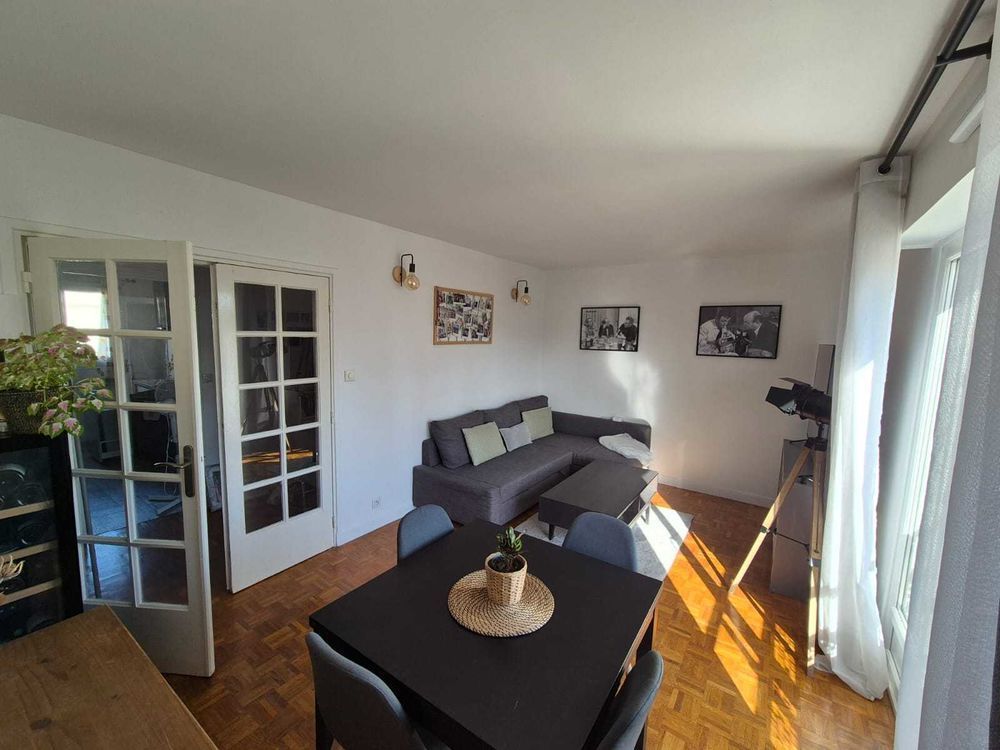 €" APPARTEMENT 3 PIàCES TRAVERSANT VUE PARC €" RESIDENCE LA LIBERATION (CHILLY-MAZARIN)