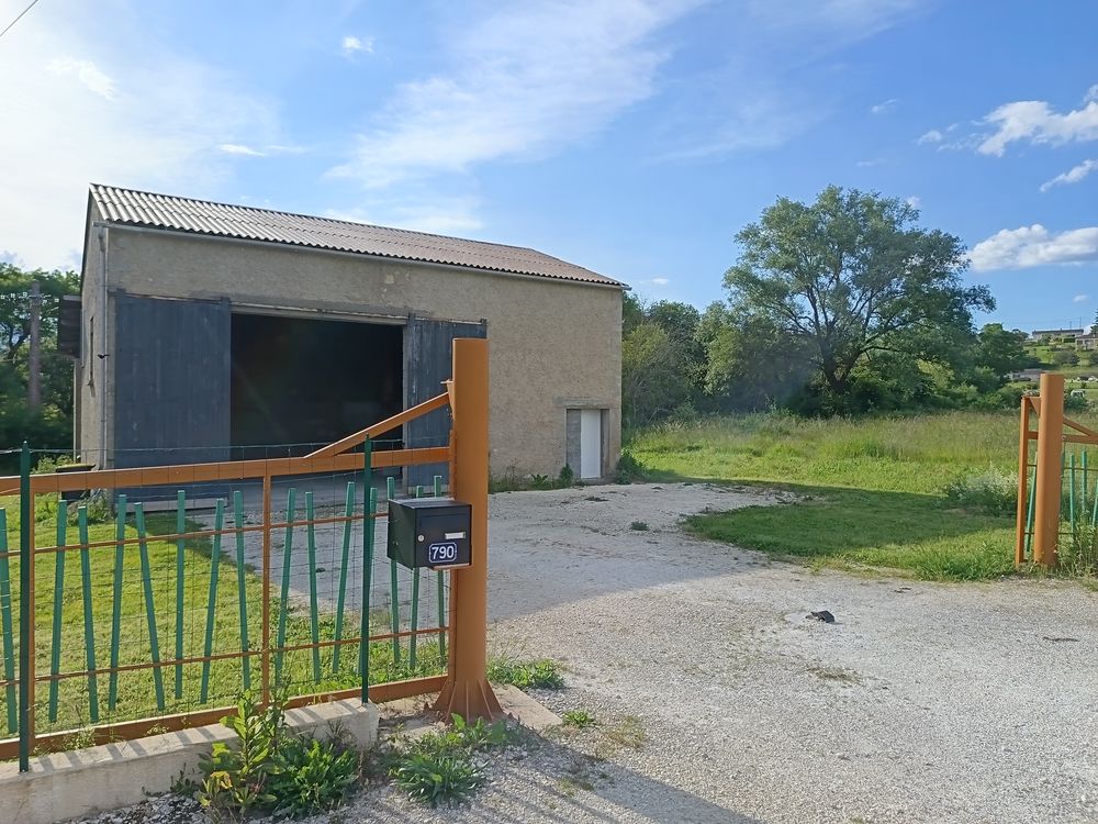 Hangar pierre 150m2 viabilisé + 5000m2 de terrain