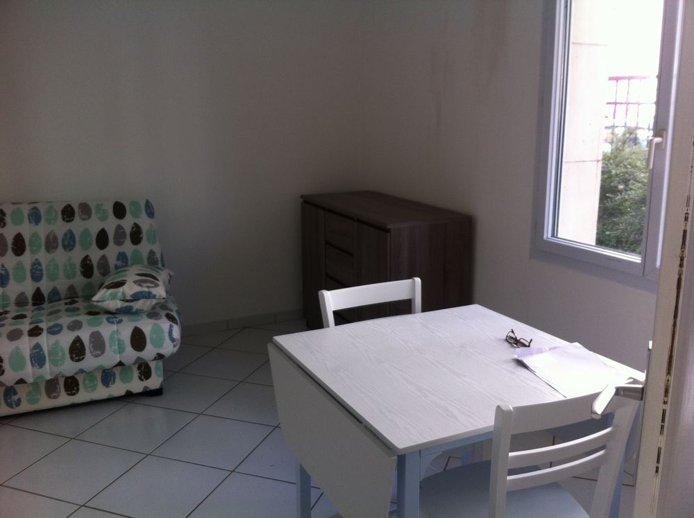 studio centre ville. Inclus chauffage et eau chaude