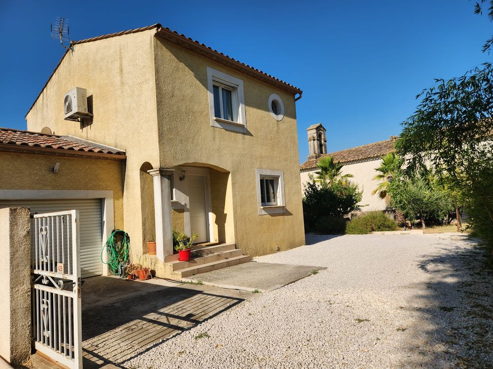 Maison récente en bordure du village avec jardin et vues