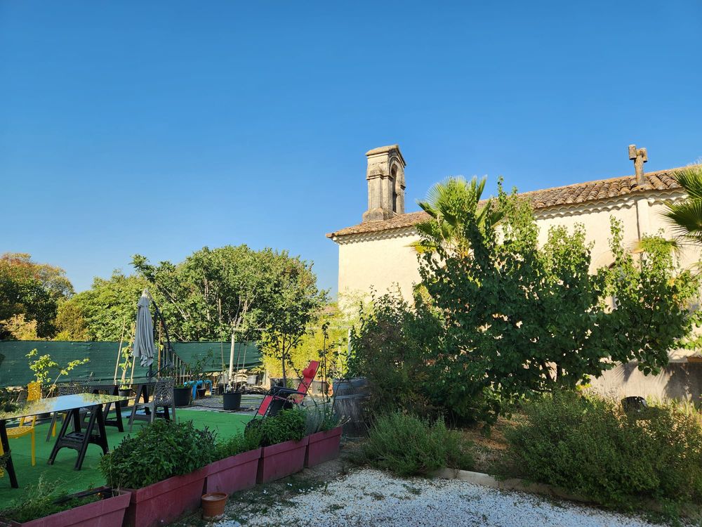 Maison récente en bordure du village avec jardin et vues