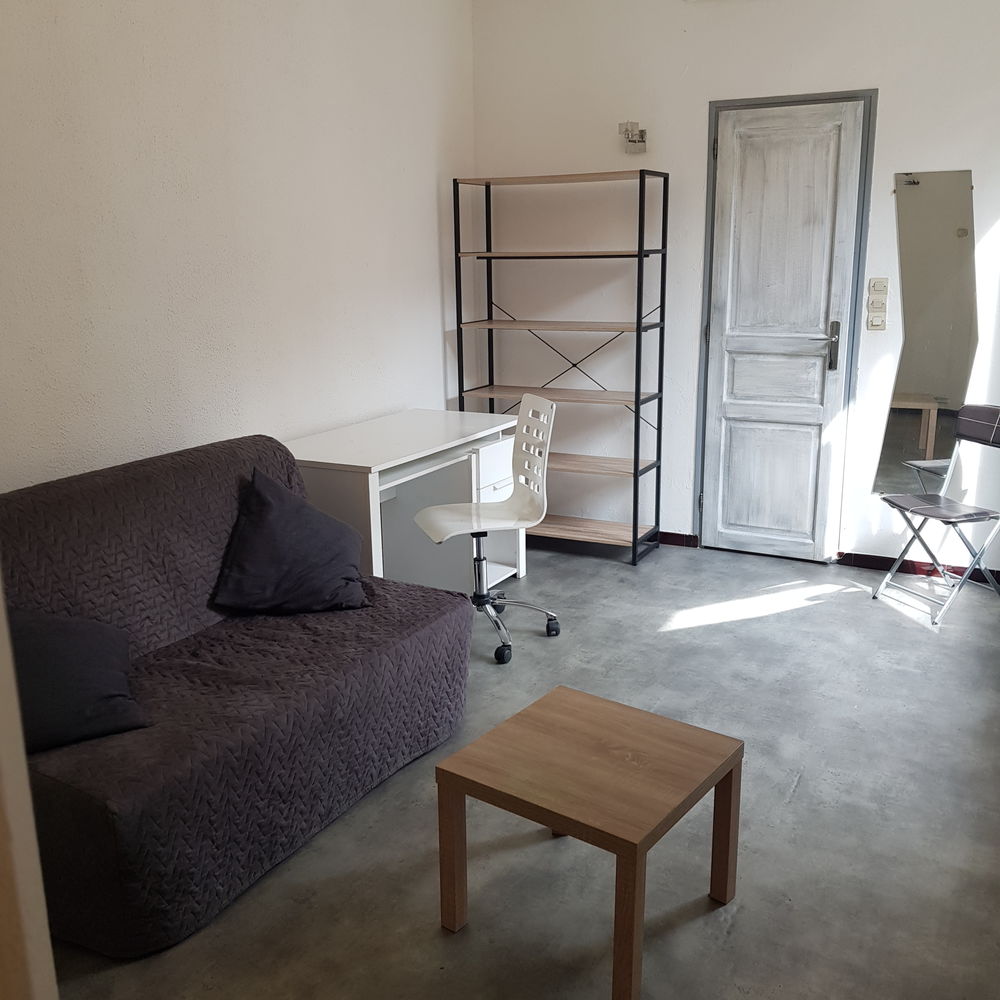 Studio Reims centre - rue Gambetta- proche Sci Po- 20m²