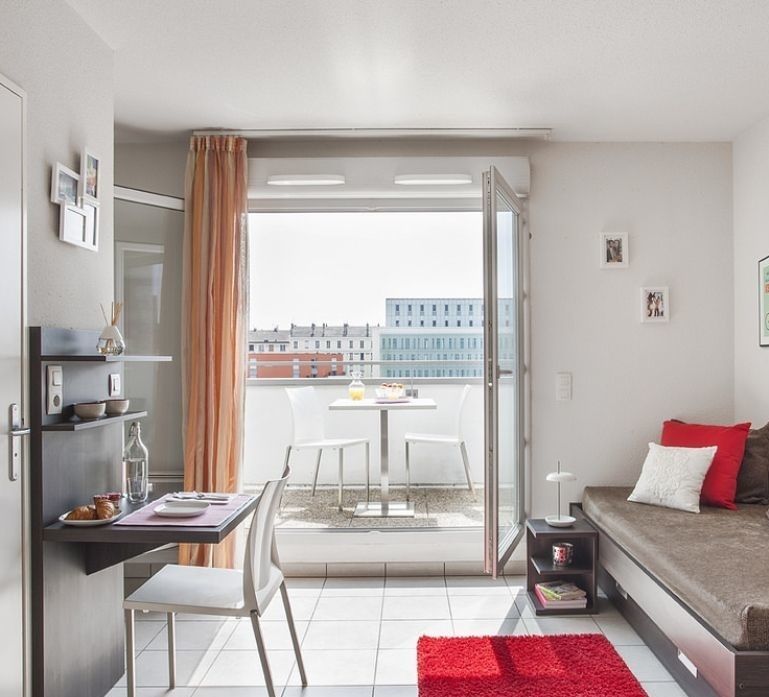 Riquier studio récent balcon et PK vendu meublé et loué